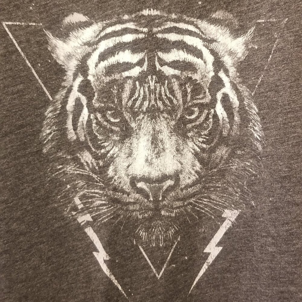 NWOT Women's M Graphic Tiger Tank